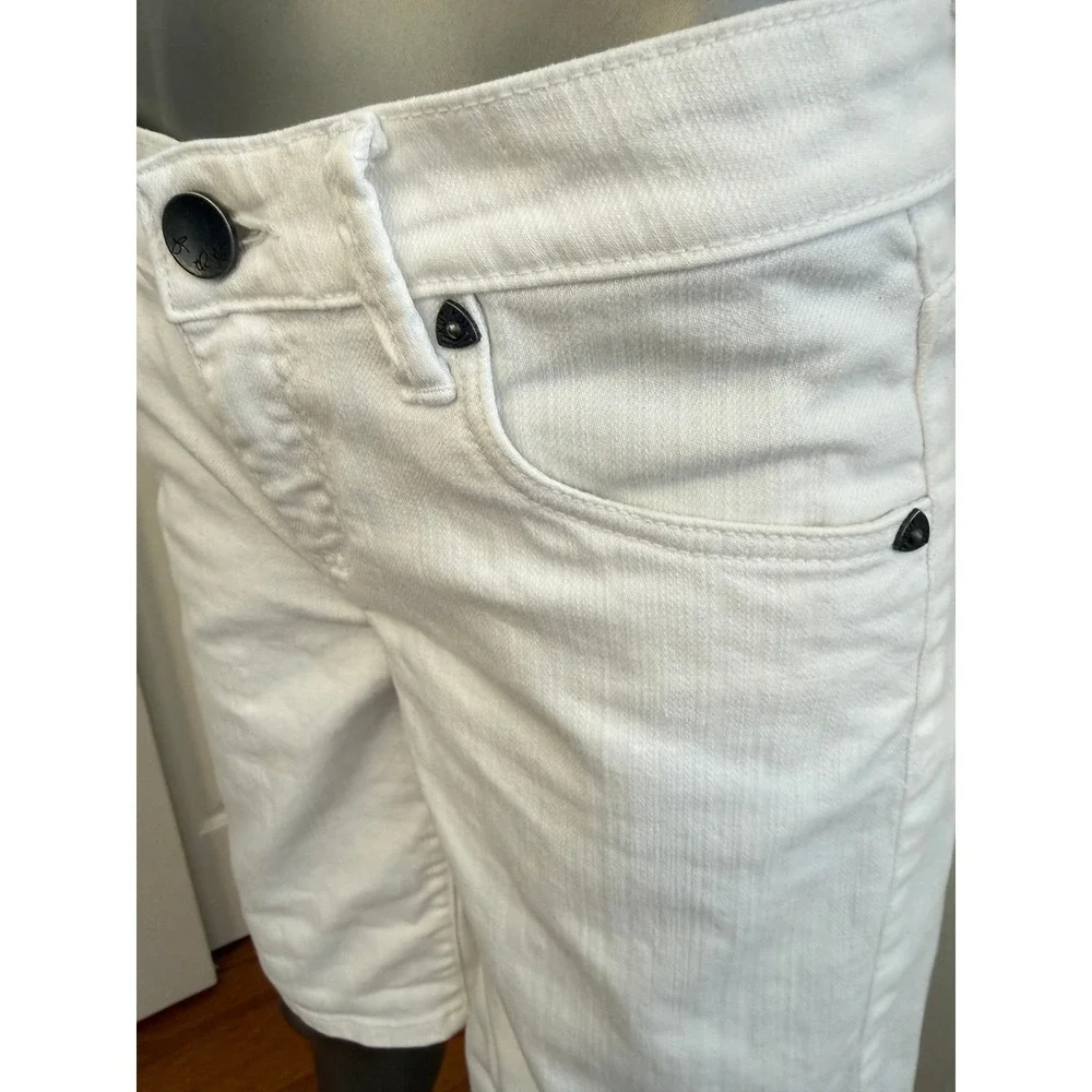 KUT from the Kloth Catherine Boyfriend Bermuda Shorts Jorts White 4 Mid Rise